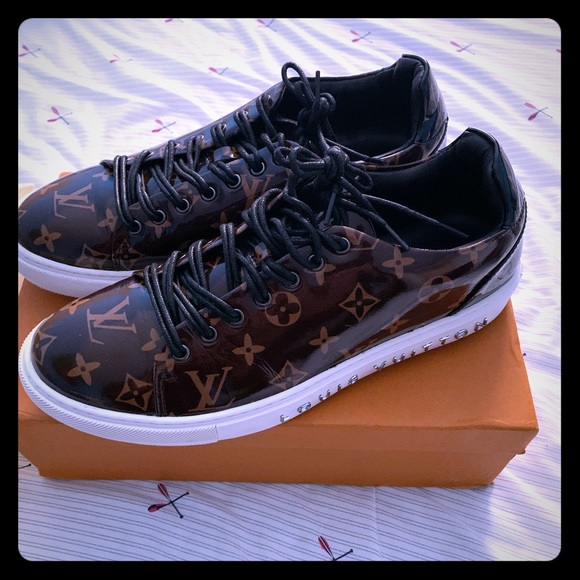 Size 11 men’s shoes